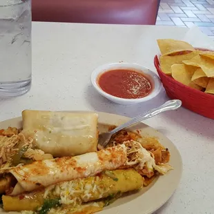 First trip. Everything was awesome. Shredded chicken was better when in a dish than by itelf. I had already dug into the chiliquiles.