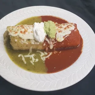 Los burritos mojados amitad de precio los días jueves