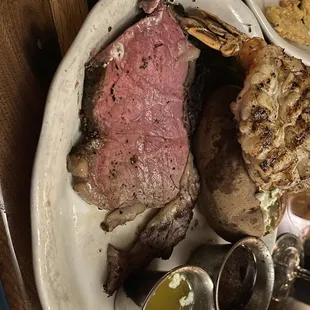 Perfectly cooked prime rib