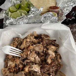 1 Lb of carnitas. So delicious!!!