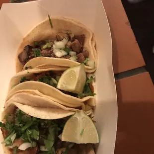 Lengua, al pastor, carnitas