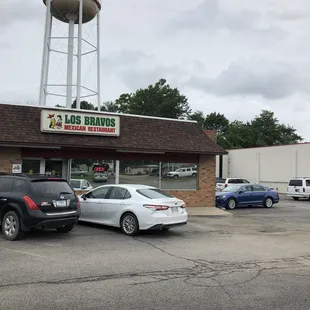 Parking lot/Entrance