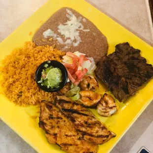 Tres Compadres Plate