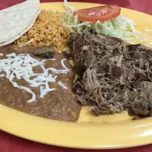 Carnitas lunch plate