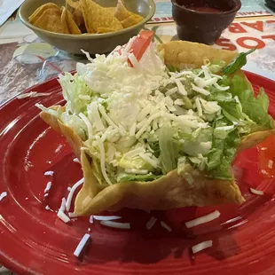 Taco salad in a shell