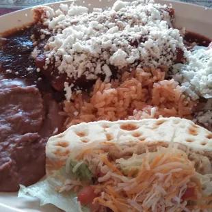 Here's a close-up of the platter.  See that weird cheese (beyond) I was talking about?