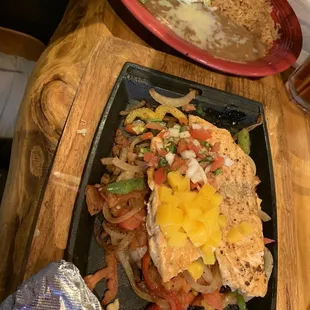Salmon fajita