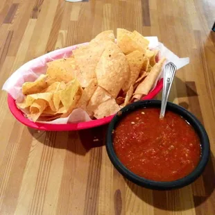 Complementary chips and salsa