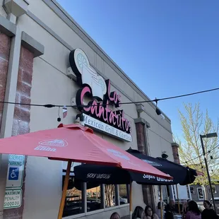 the outside of a restaurant