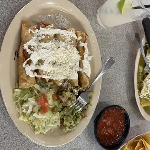 Tacos dorados