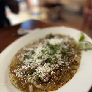 Carnitas Huarache con Carne
