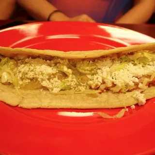 Quesadilla Chorizo con Papas