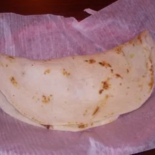 Baleada de salchicha con todo.