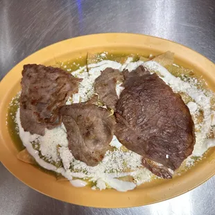 Chilaquiles verdes con asada solos