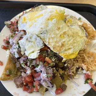 Green Habanero Salsa Chilaquiles Con Arroz,Frijol negro y Huevos