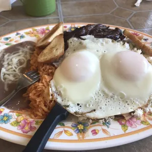 #4 Chilaquiles with steak