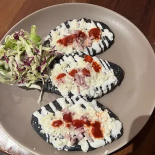 OMG this is the best tlacoyos ever with Los Cilantros homemade blue corn masa yummy yummy, I'm so happy!!!