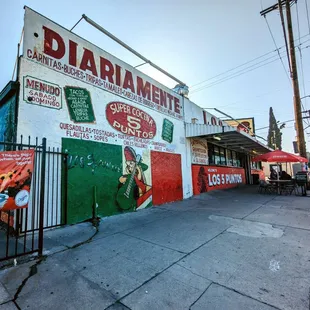 the exterior of a restaurant