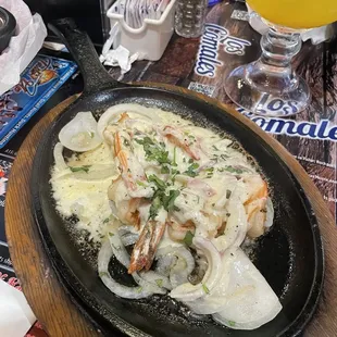 Shrimp in white sauce