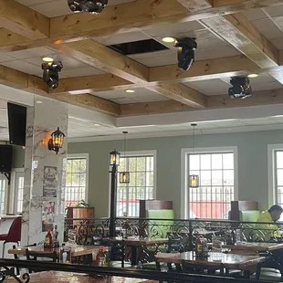 Look. Fancy dancing lights!