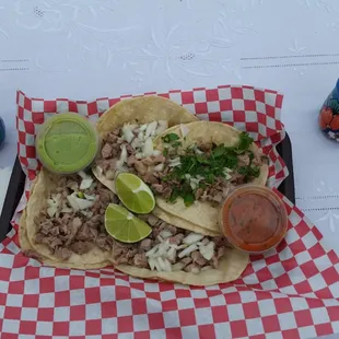 Carnitos Tacos