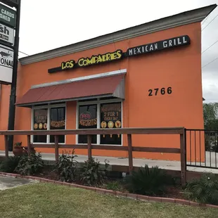Exterior Facing Belle Chasse Highway