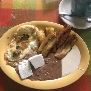 Desayuno Salvadoreño is delicious
