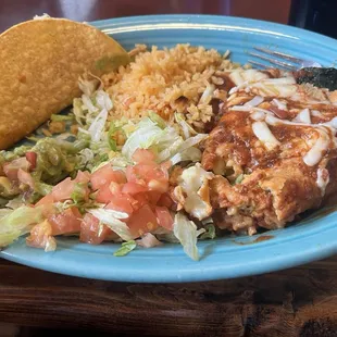 Chicken taco, rice, guacamole salad &amp; a chili Chile Relleno.