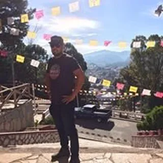 Luis V.