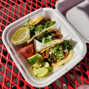 3 al pastor tacos
