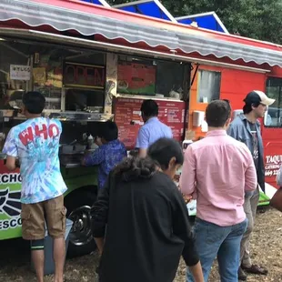 people ordering food