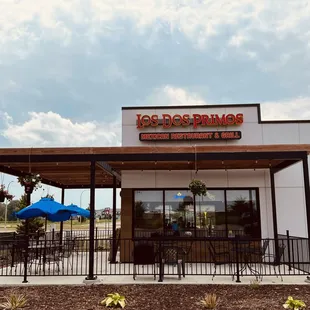 the outside of a restaurant