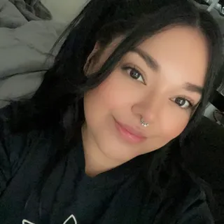 Bella S.