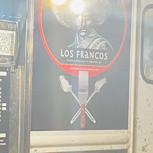 a picture of a food truck