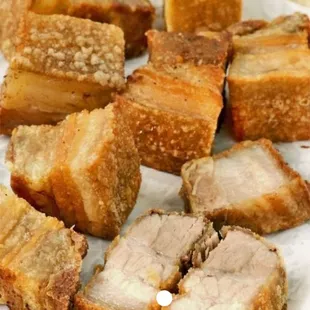 DELICIOSO CHICHARON.
FRIED PORK