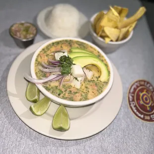 CEVICHE MIX. 3 EN 1
CONCHA NEGRA, PESCADO Y CAMARON.