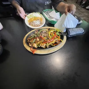 Fajitas is the best dish at los gallos!!!