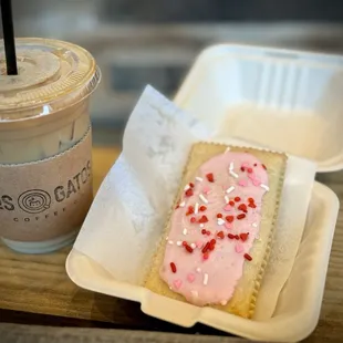 Pistachio iced latte and vegan pop tart
