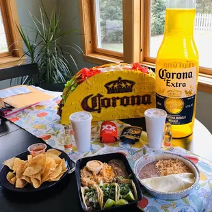 Steak street tacos, chicken Blanca burrito, margaritas and complimentary chips and salsa!