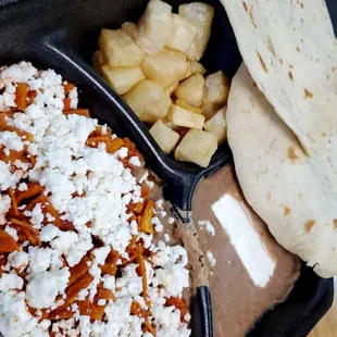 To go chilaquiles rojos