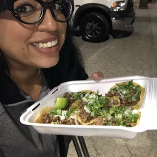 Roni R.