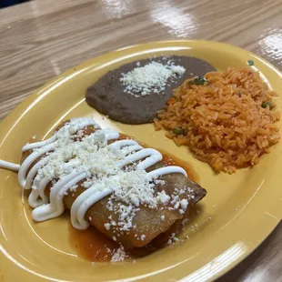 Chicken Enchiladas lunch special, not a fan of the enchiladas here and the chicken was very dry
