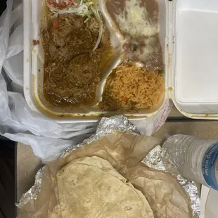 11. Chile Verde Plate and Drink Combo Platter