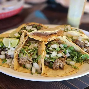 Tacos: Carne Asada (A+), Carnitas (A+), Cabezas (A+)
