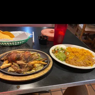 Combo fajitas with shrimp