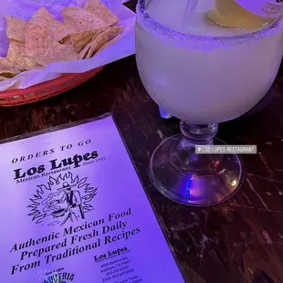 drink, nachos