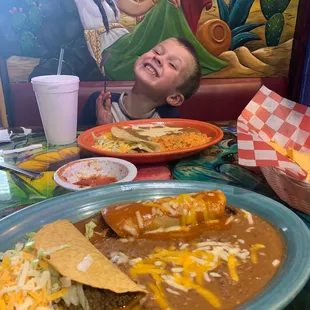 Lunch special and kids plate