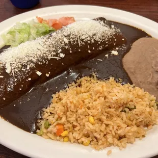 a plate of mexican food