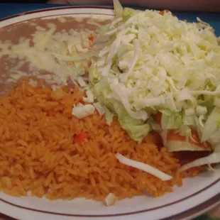 Lunch chicken enchilaeas