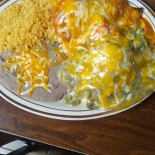 Los Mariachis stuffed sopapilla plate. Refried beans were poor and the red chile had a poor flavor...not good. The green Chile was good